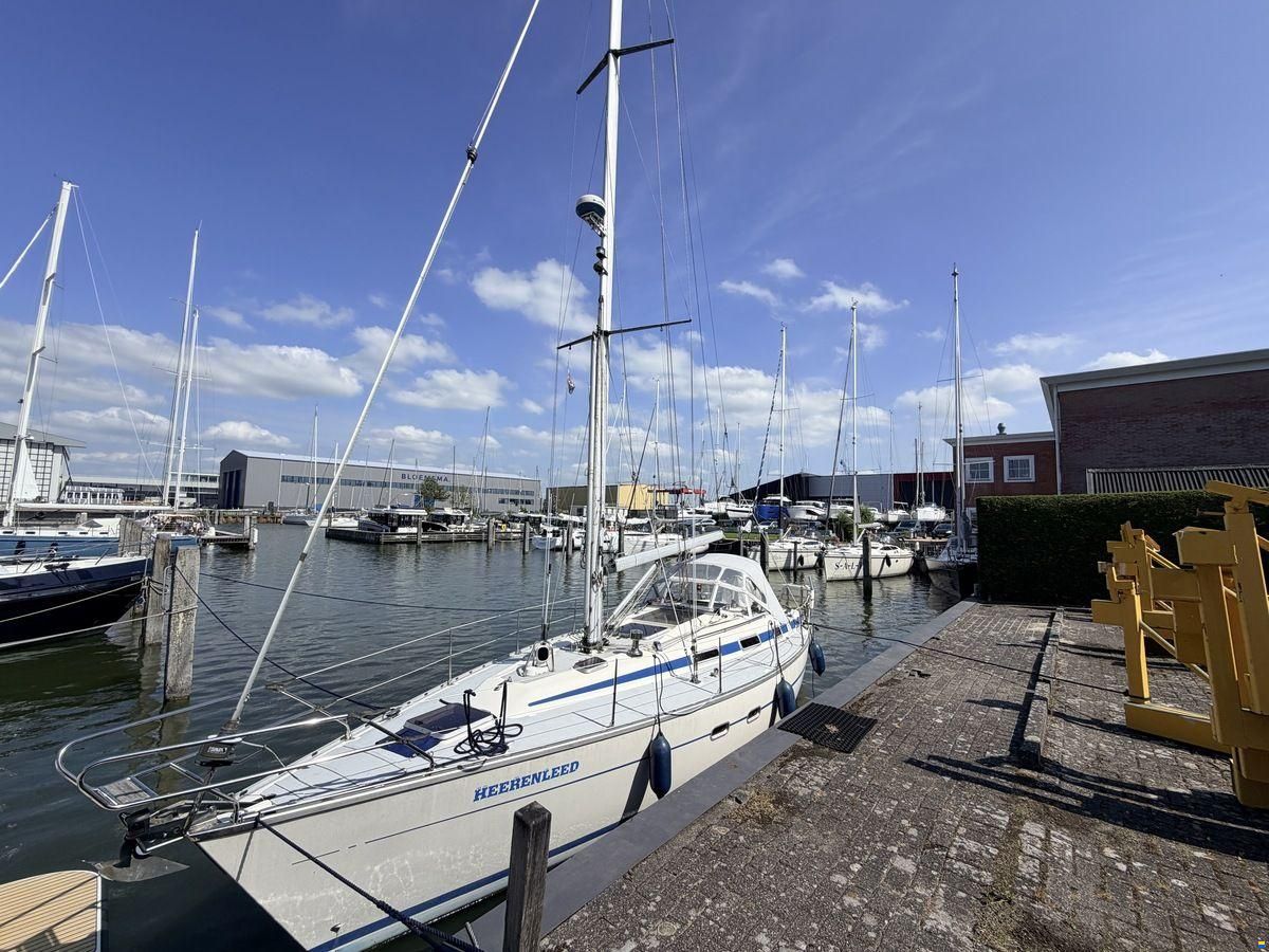 Bavaria 350 Lagoon