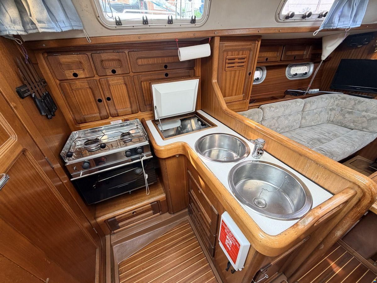 Bavaria 350 Lagoon