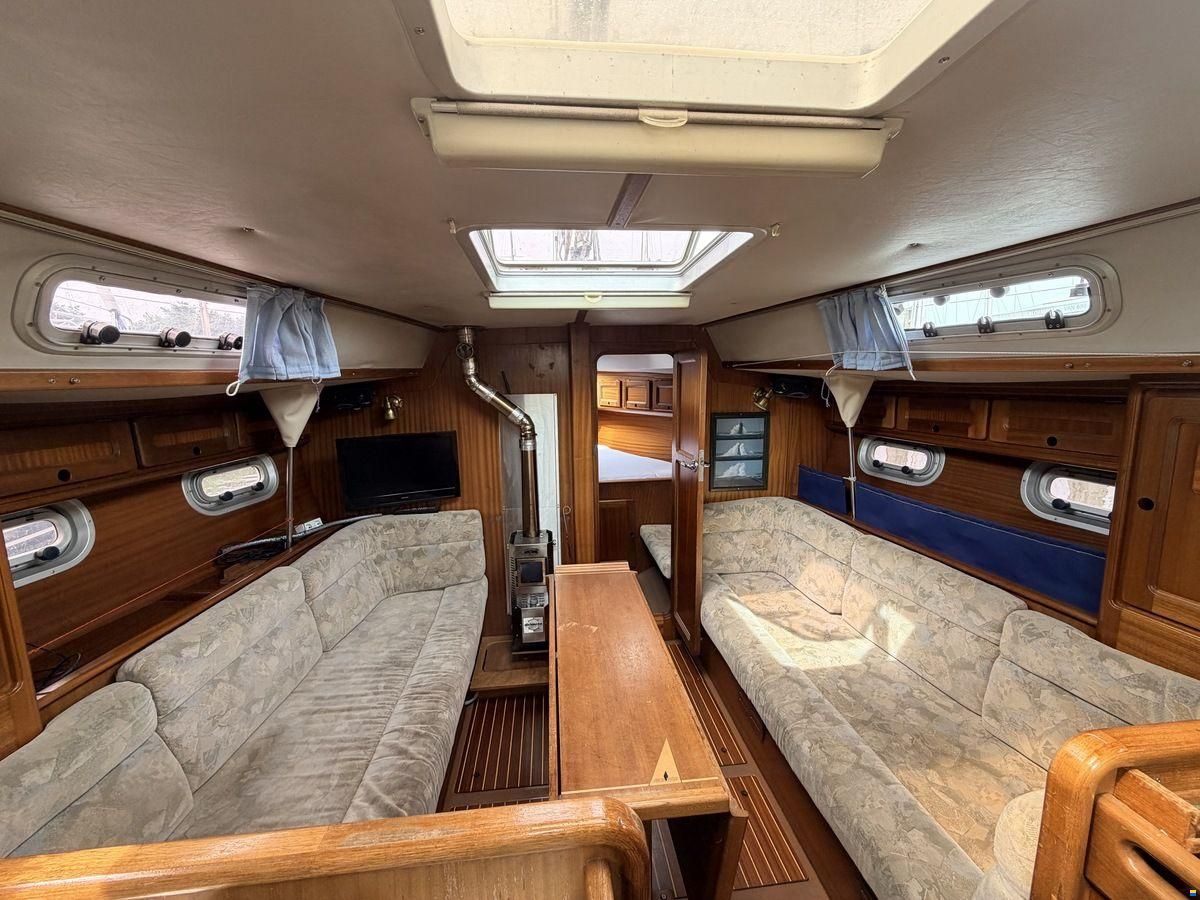 Bavaria 350 Lagoon