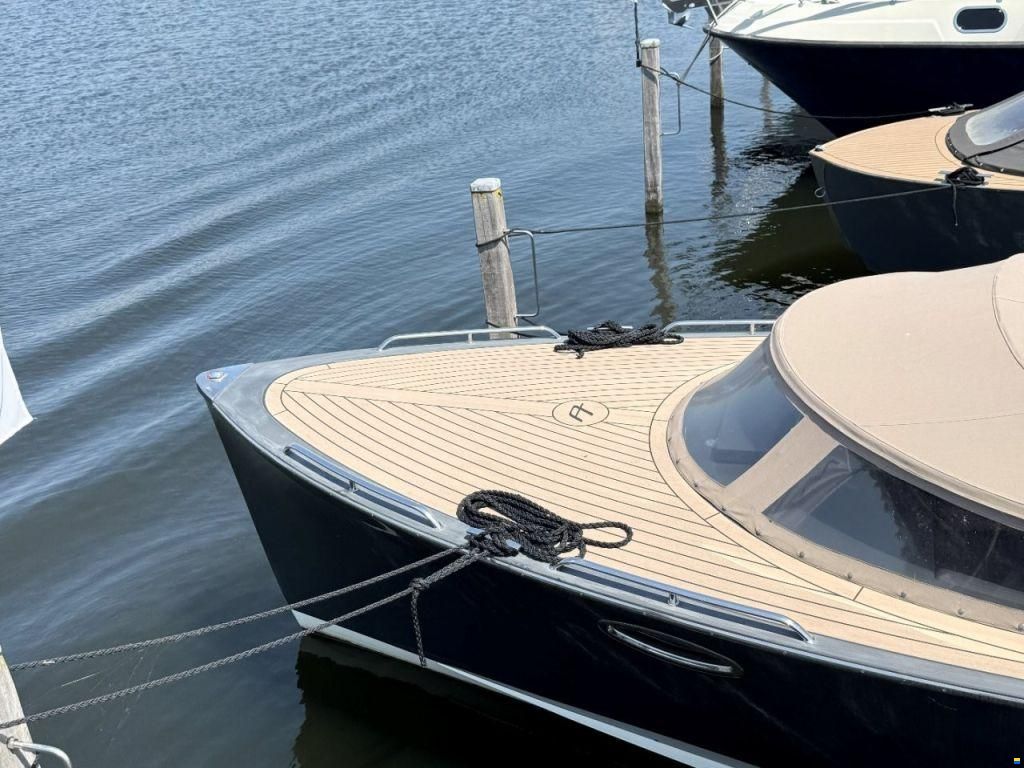 AdmiralsTender C28