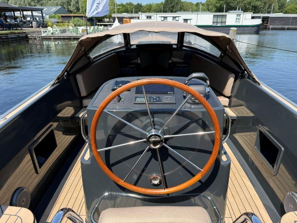 AdmiralsTender C28