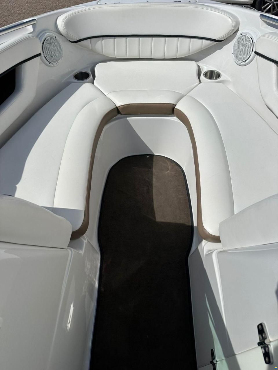 Four Winns H240