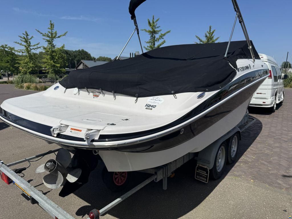 Four Winns H240