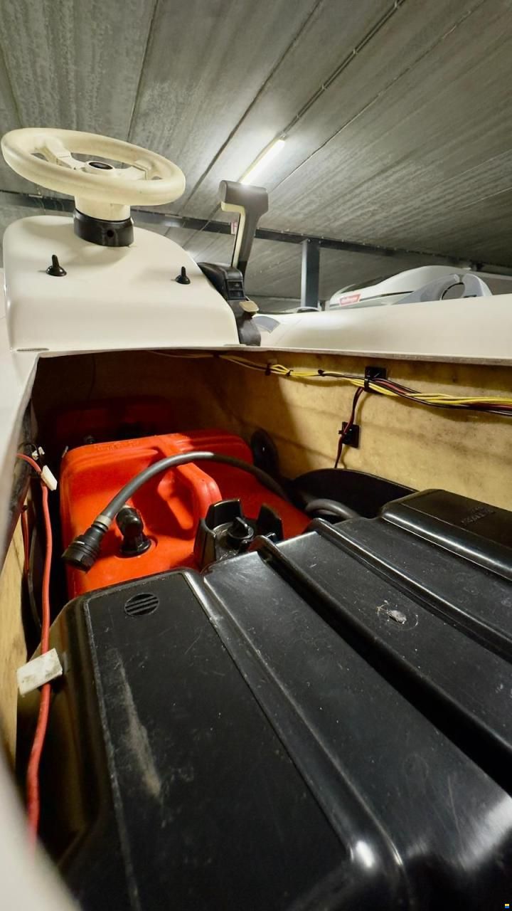 Avon 315 RIB
