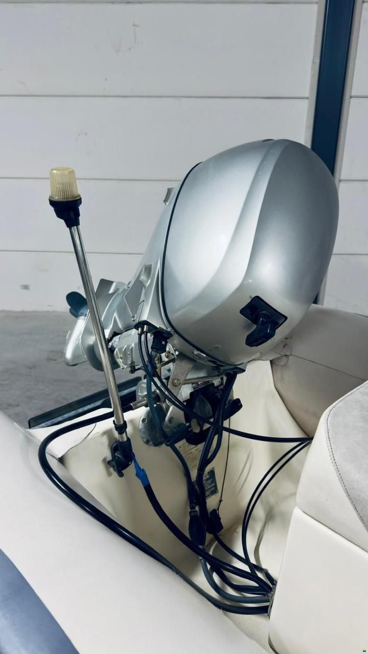 Avon 315 RIB