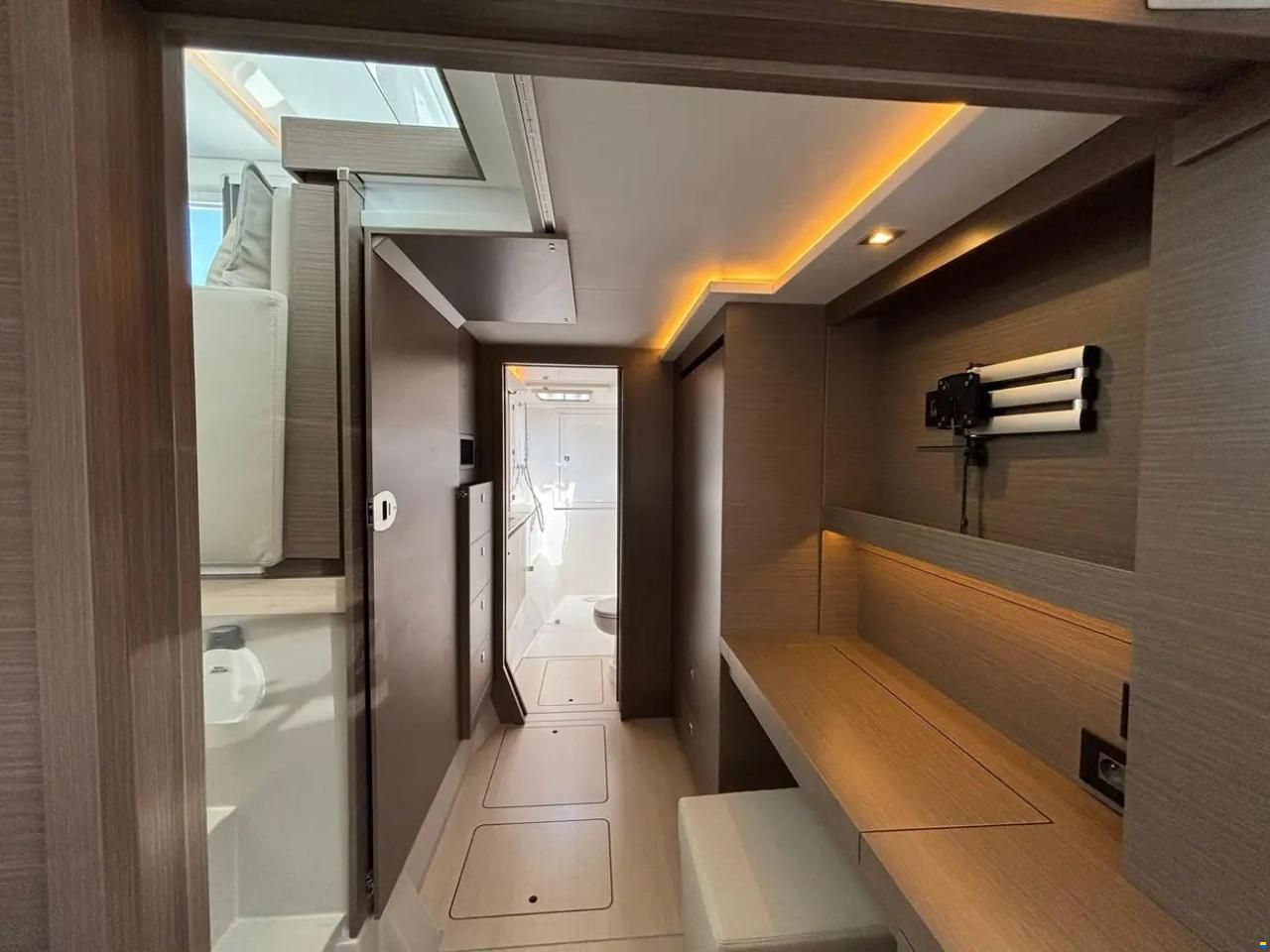 Leopard 40 Powercat