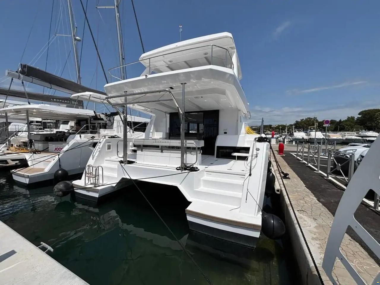 Leopard 40 Powercat