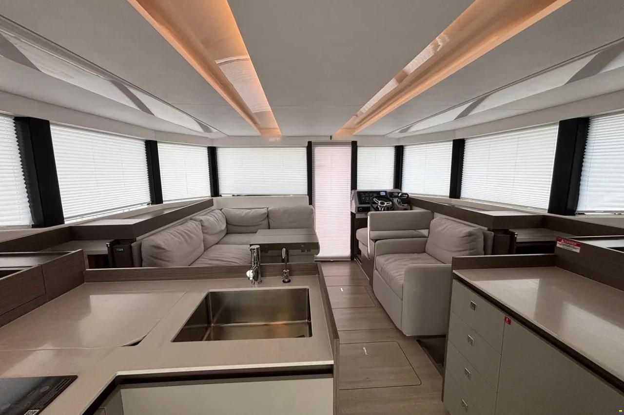 Leopard 40 Powercat
