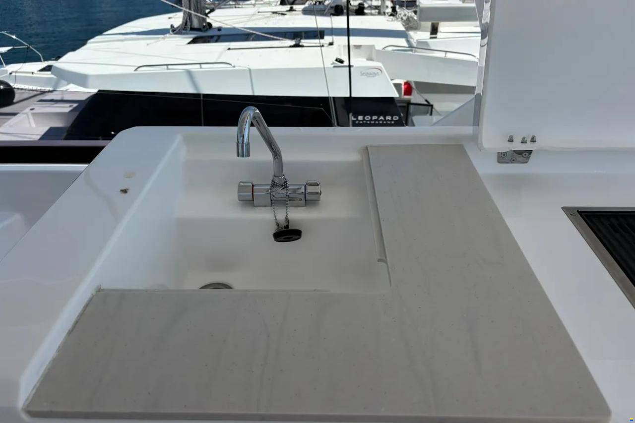 Leopard 46 Powercat
