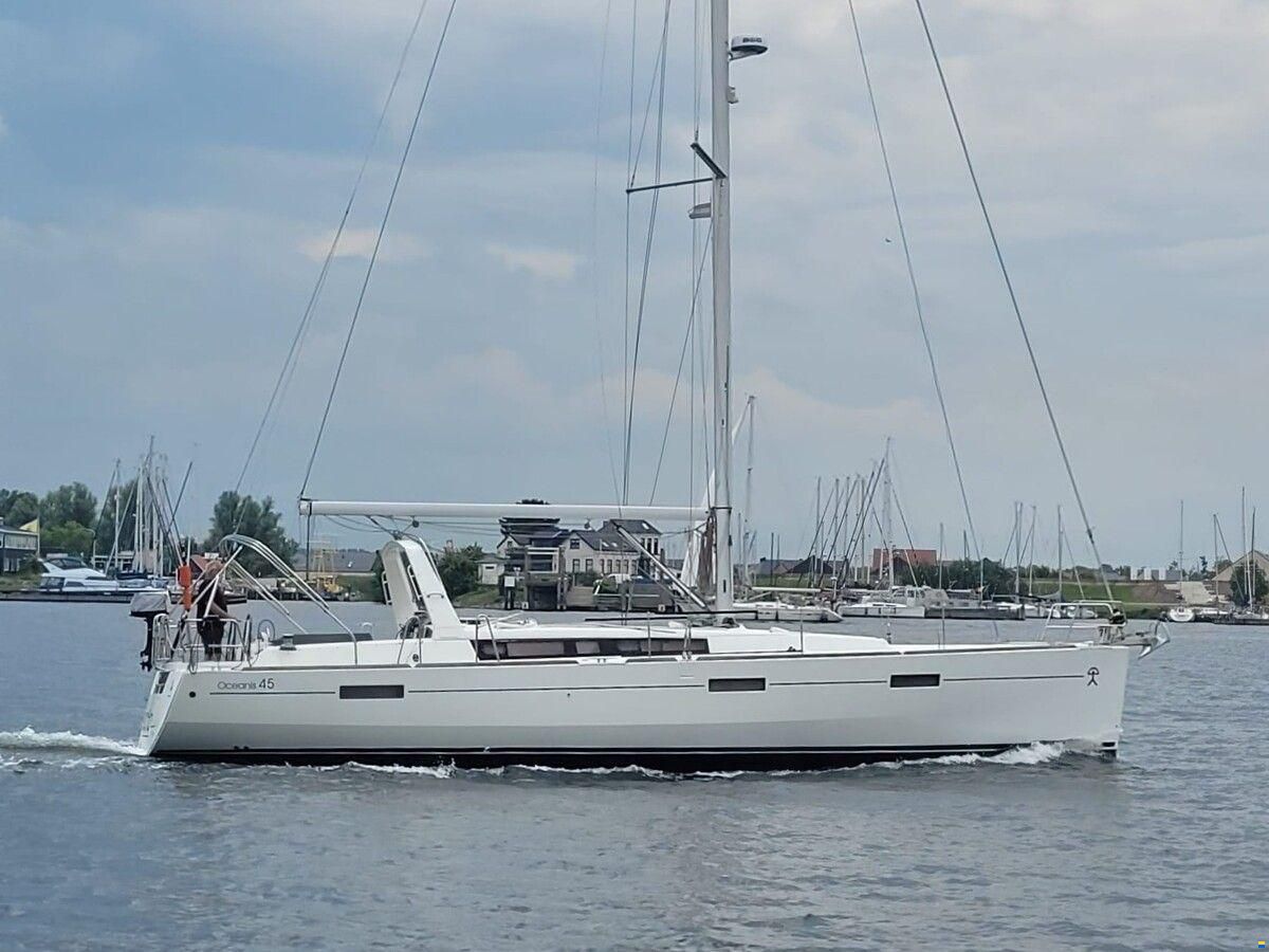 Beneteau Oceanis 45