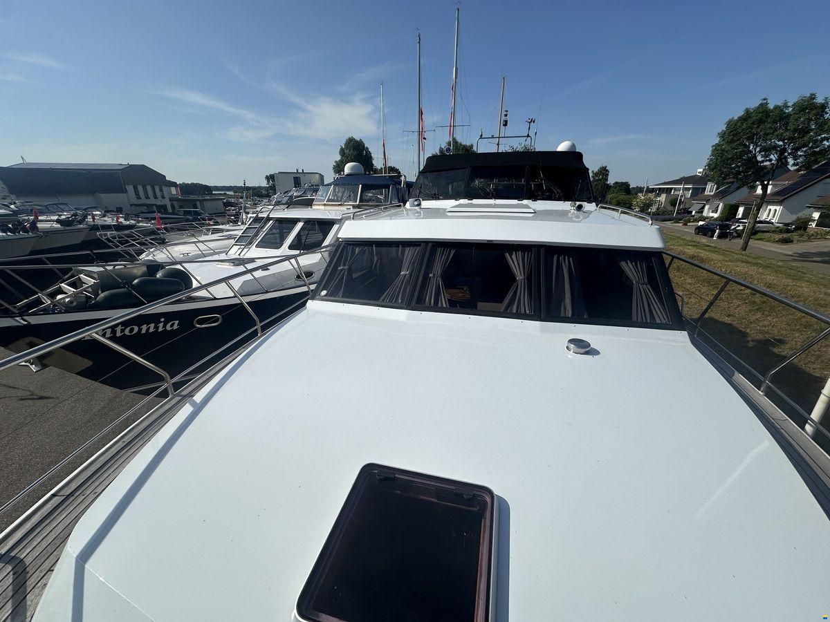 Valk Vitesse 48