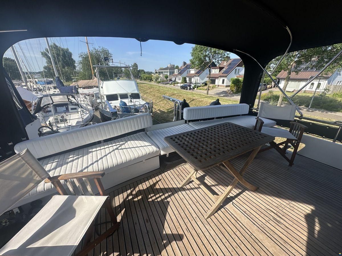 Valk Vitesse 48