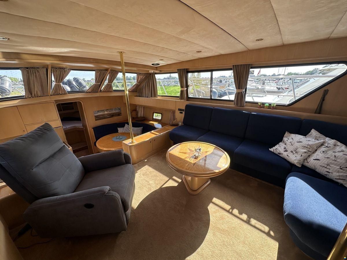 Valk Vitesse 48