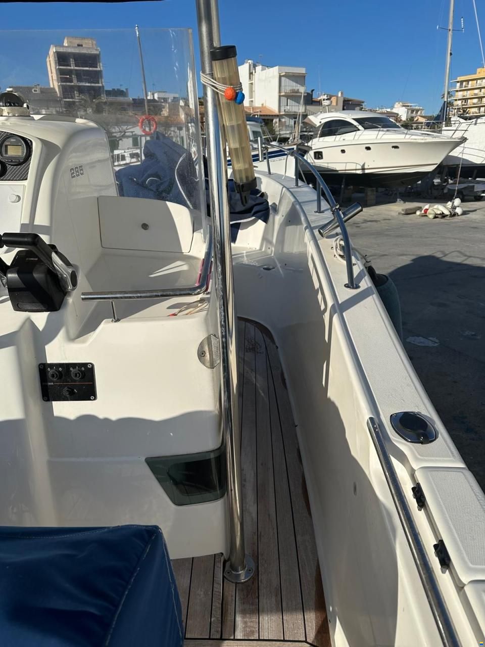 White Shark 285
