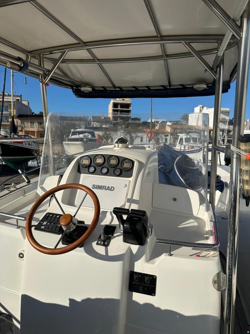 White Shark 285