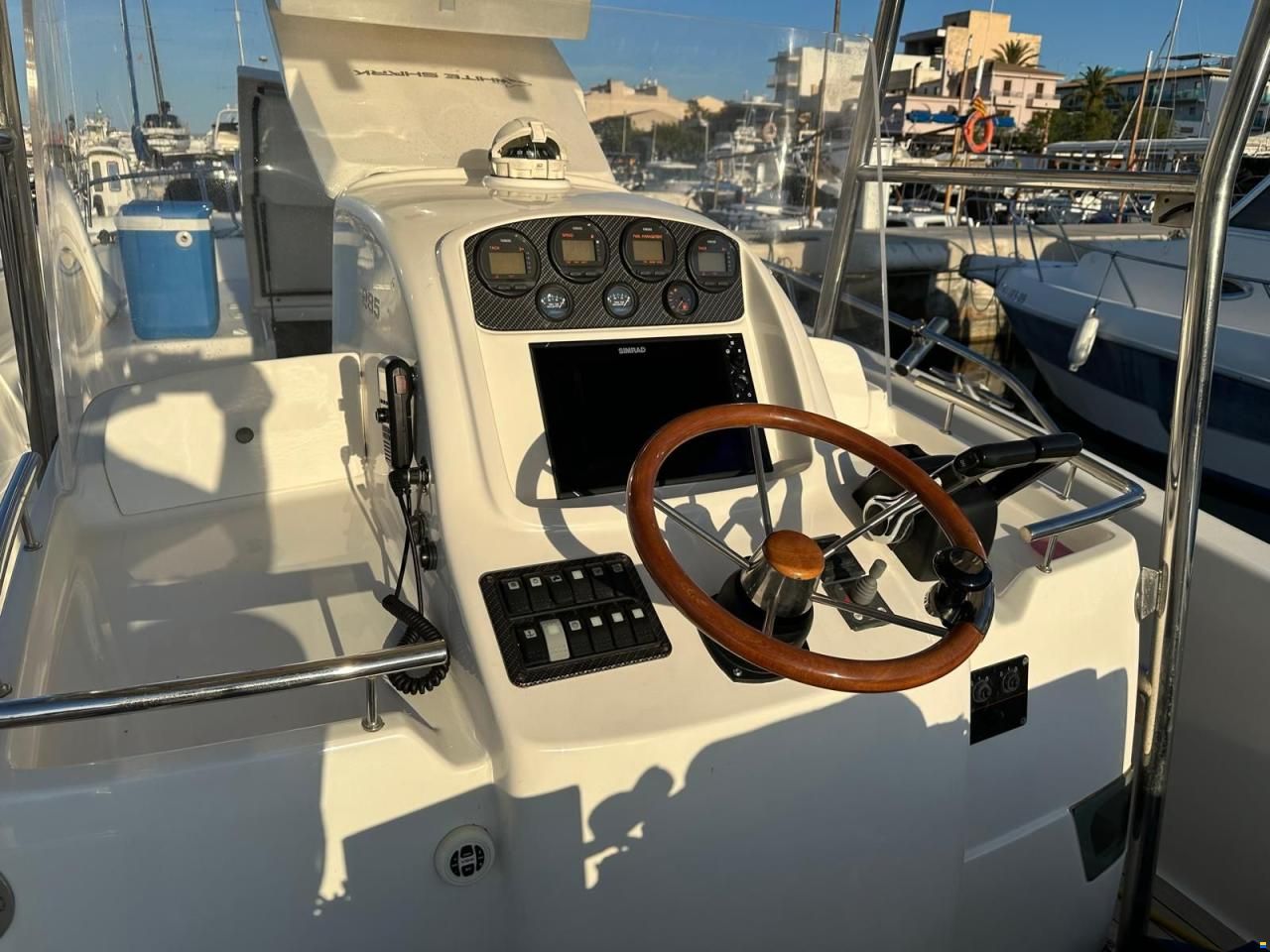 White Shark 285