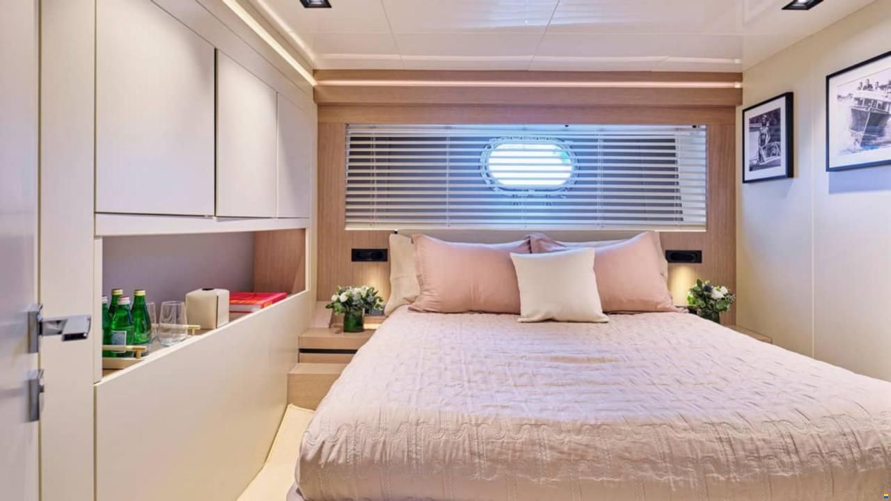 Admiral Yachts 25M