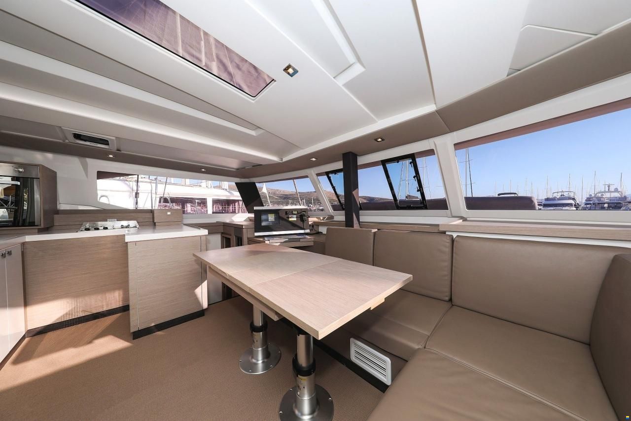 Fountaine Pajot Astrea 42