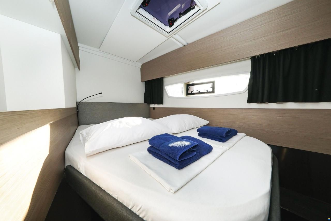 Fountaine Pajot Astrea 42