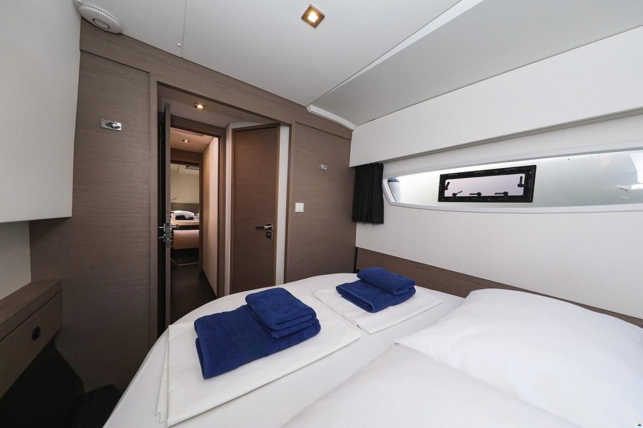 Fountaine Pajot Astrea 42