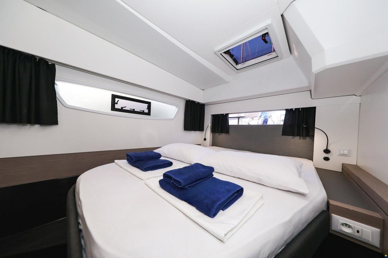 Fountaine Pajot Astrea 42