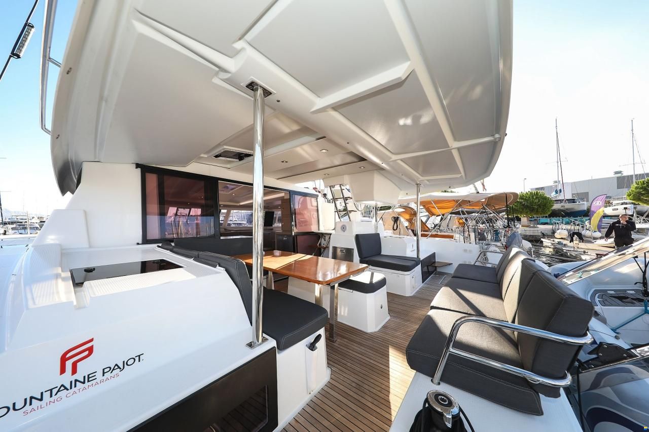 Fountaine Pajot Astrea 42