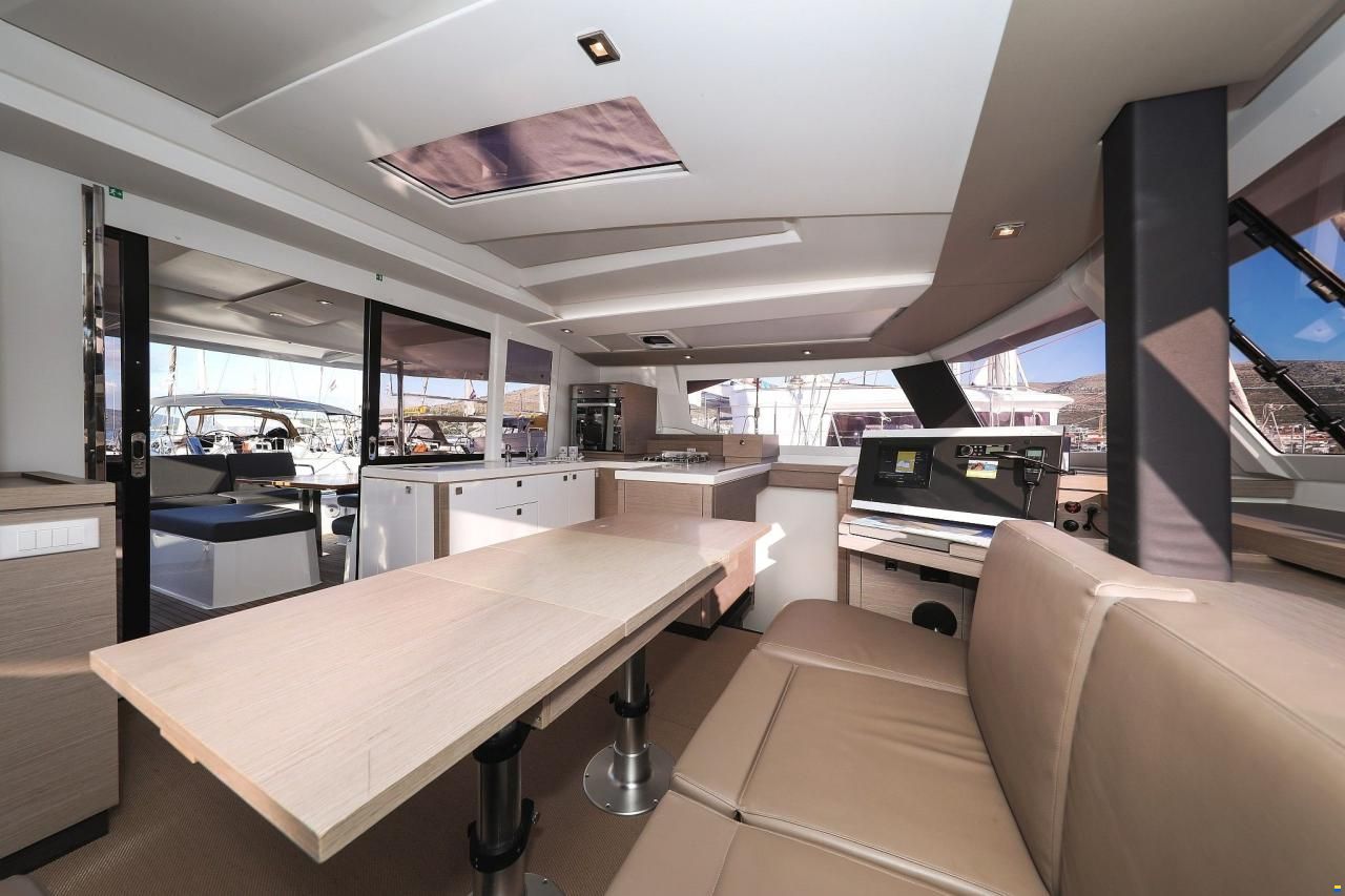 Fountaine Pajot Astrea 42