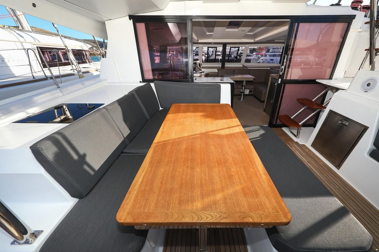 Fountaine Pajot Astrea 42