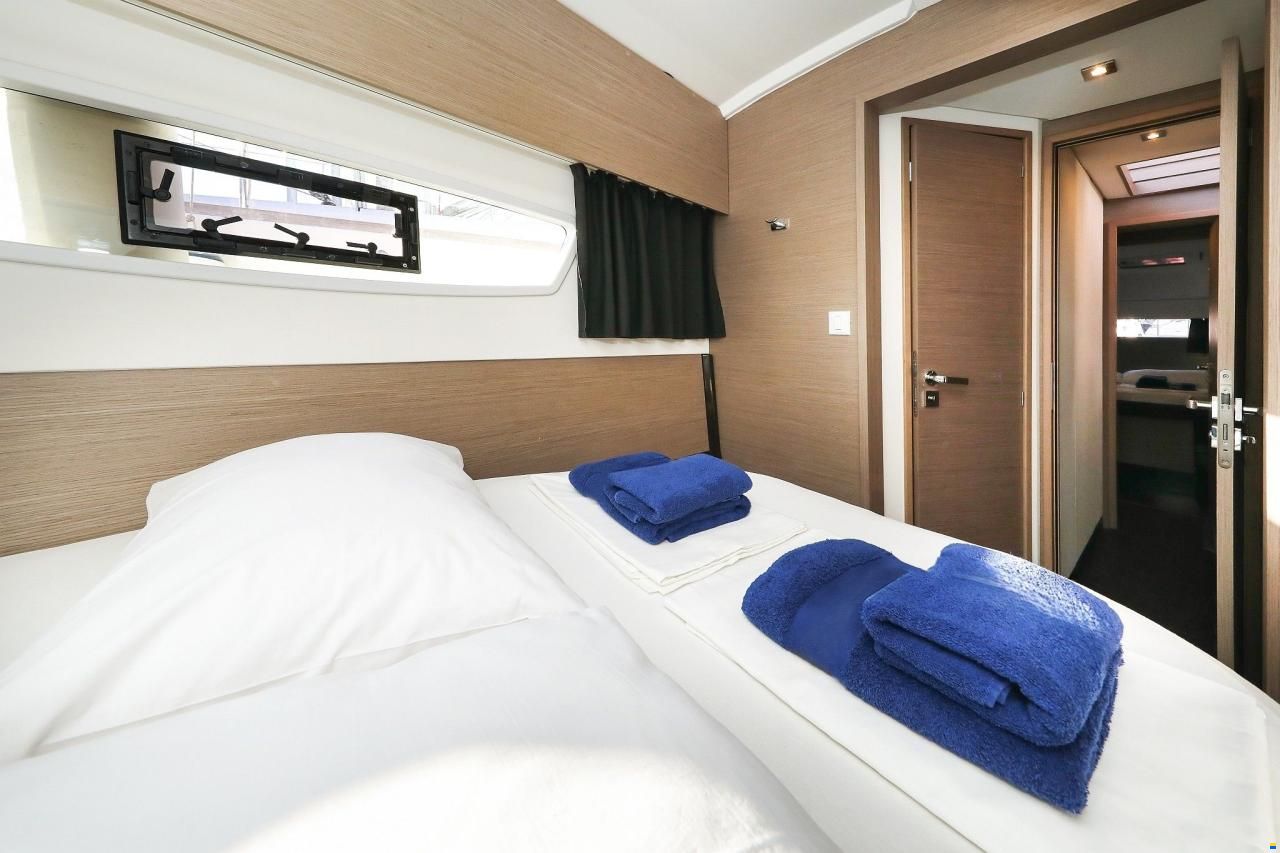 Fountaine Pajot Astrea 42
