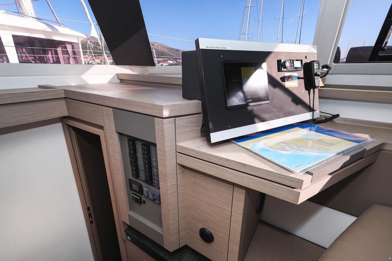Fountaine Pajot Astrea 42