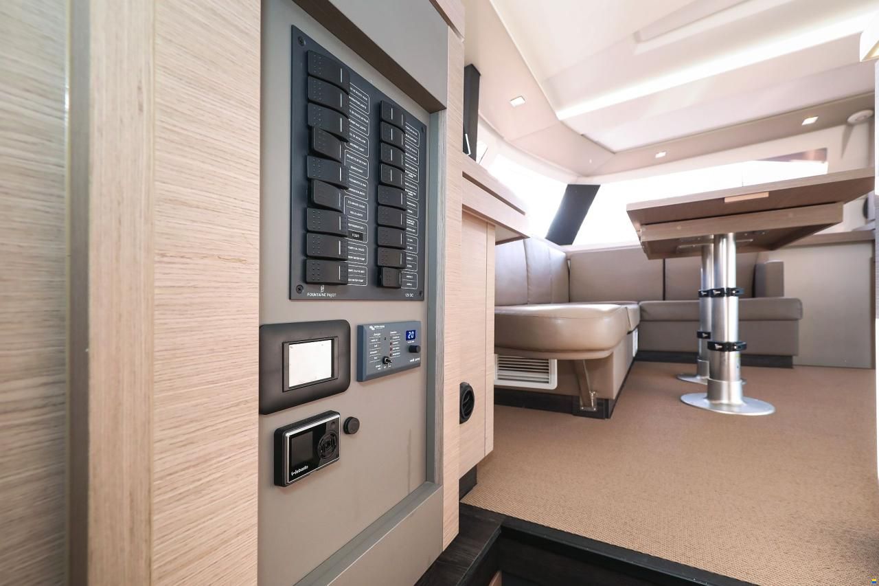 Fountaine Pajot Astrea 42