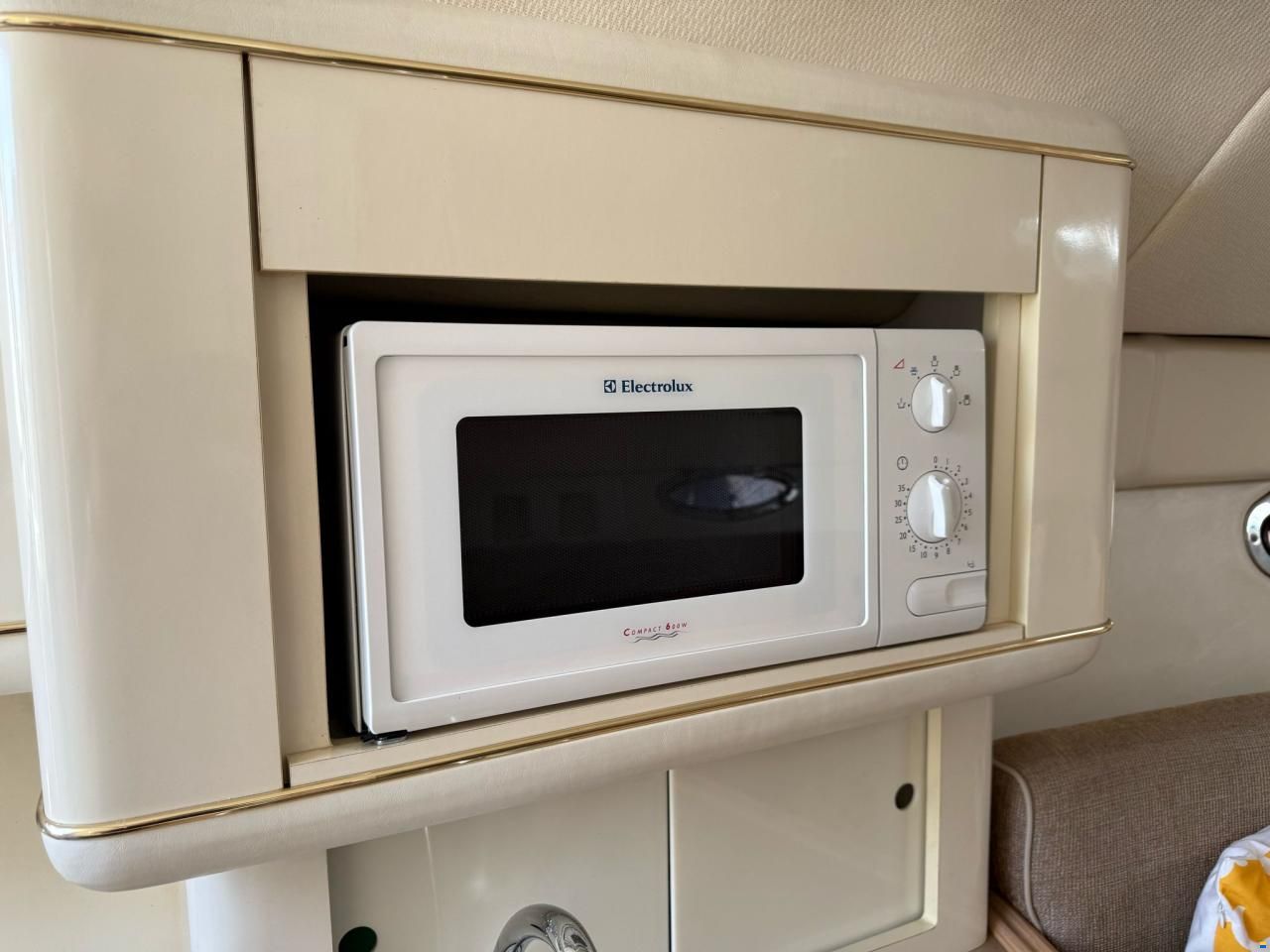 Maxum 2700 SCR
