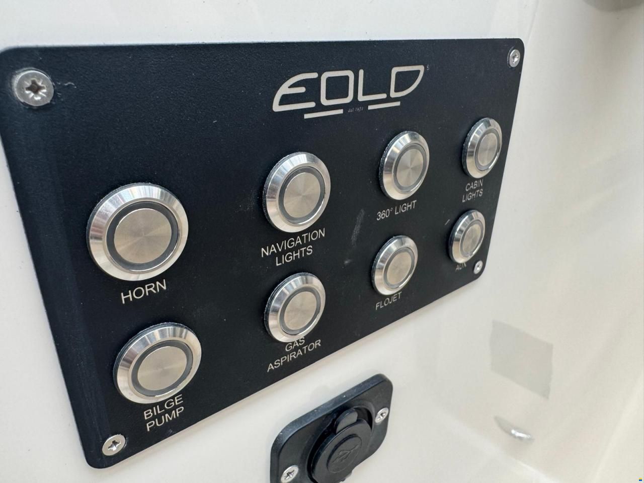 Eolo 6.4 EL Cabin