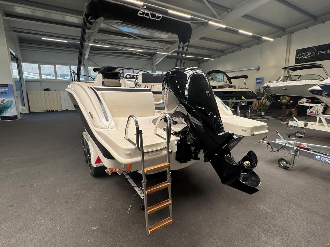 Eolo 6.4 EL Cabin