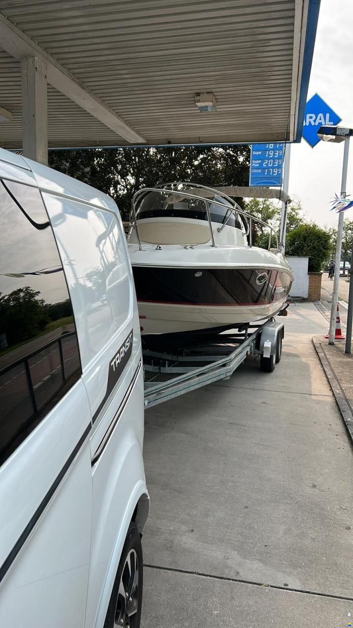 Bayliner Avanti 7