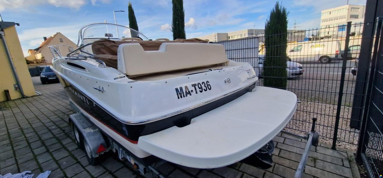 Bayliner Avanti 7