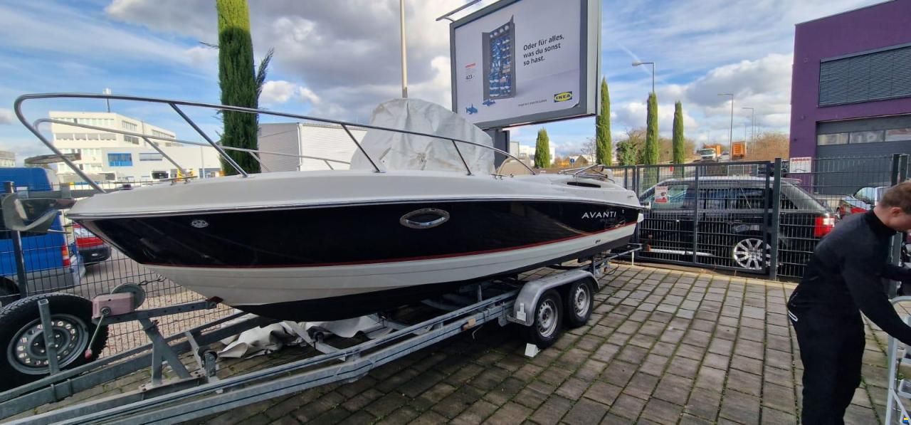 Bayliner Avanti 7
