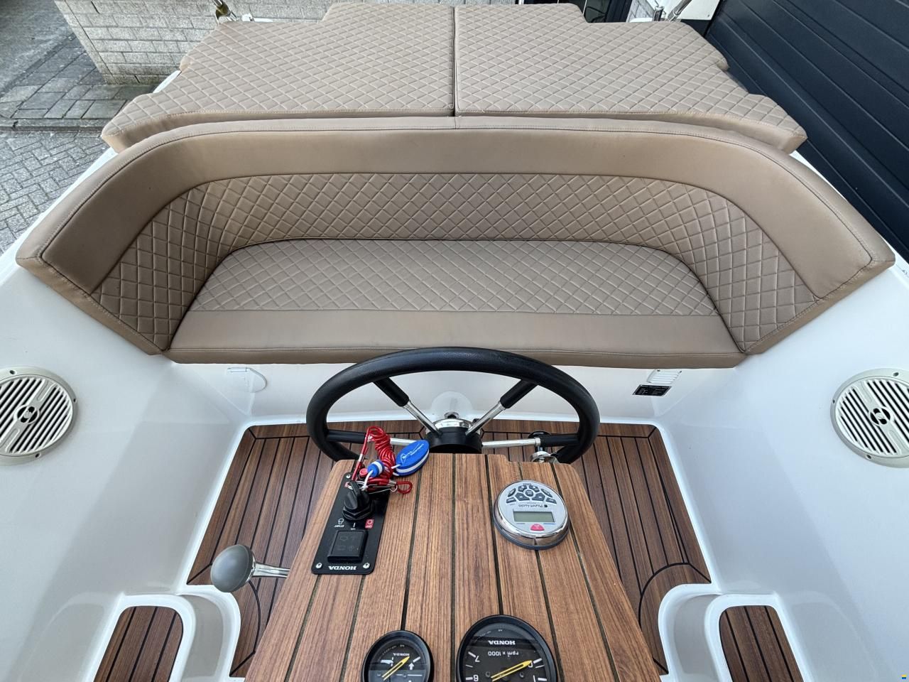 Maxima 600 Tender