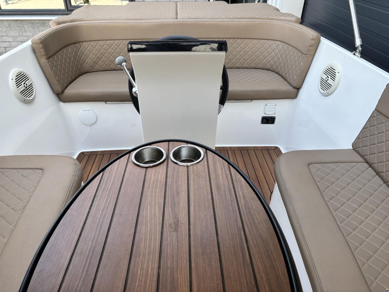 Maxima 600 Tender