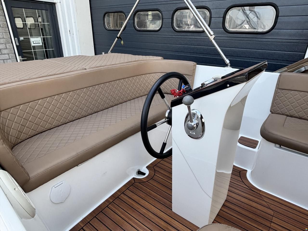 Maxima 600 Tender