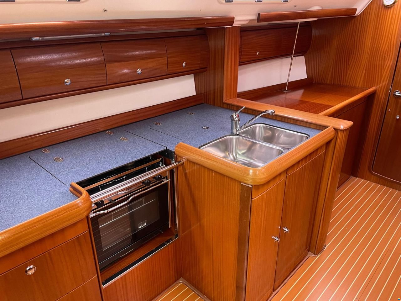 Bavaria 38