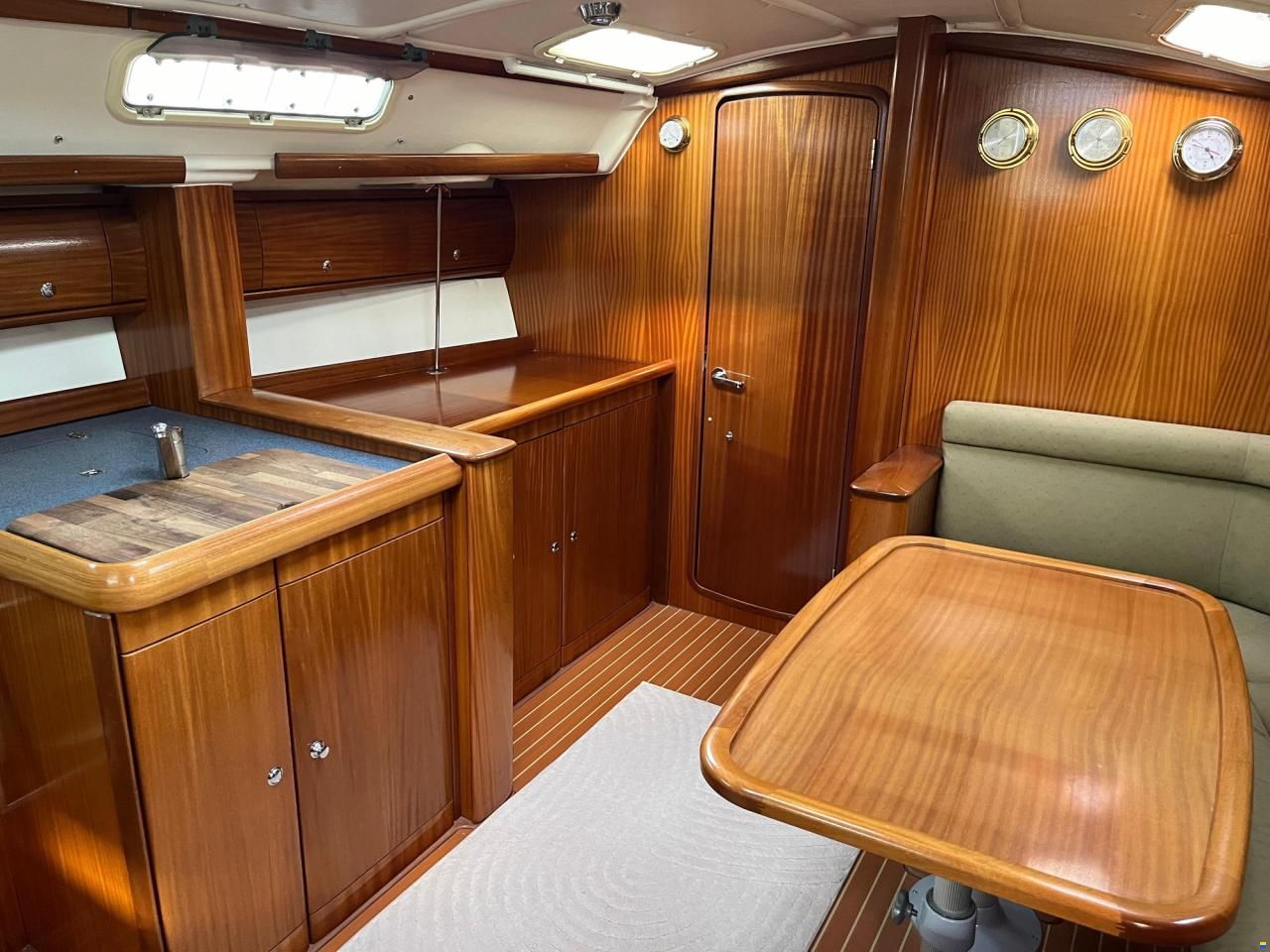 Bavaria 38