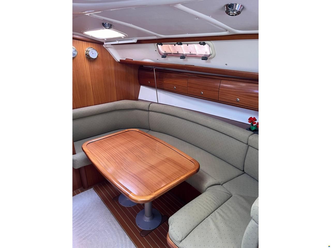 Bavaria 38