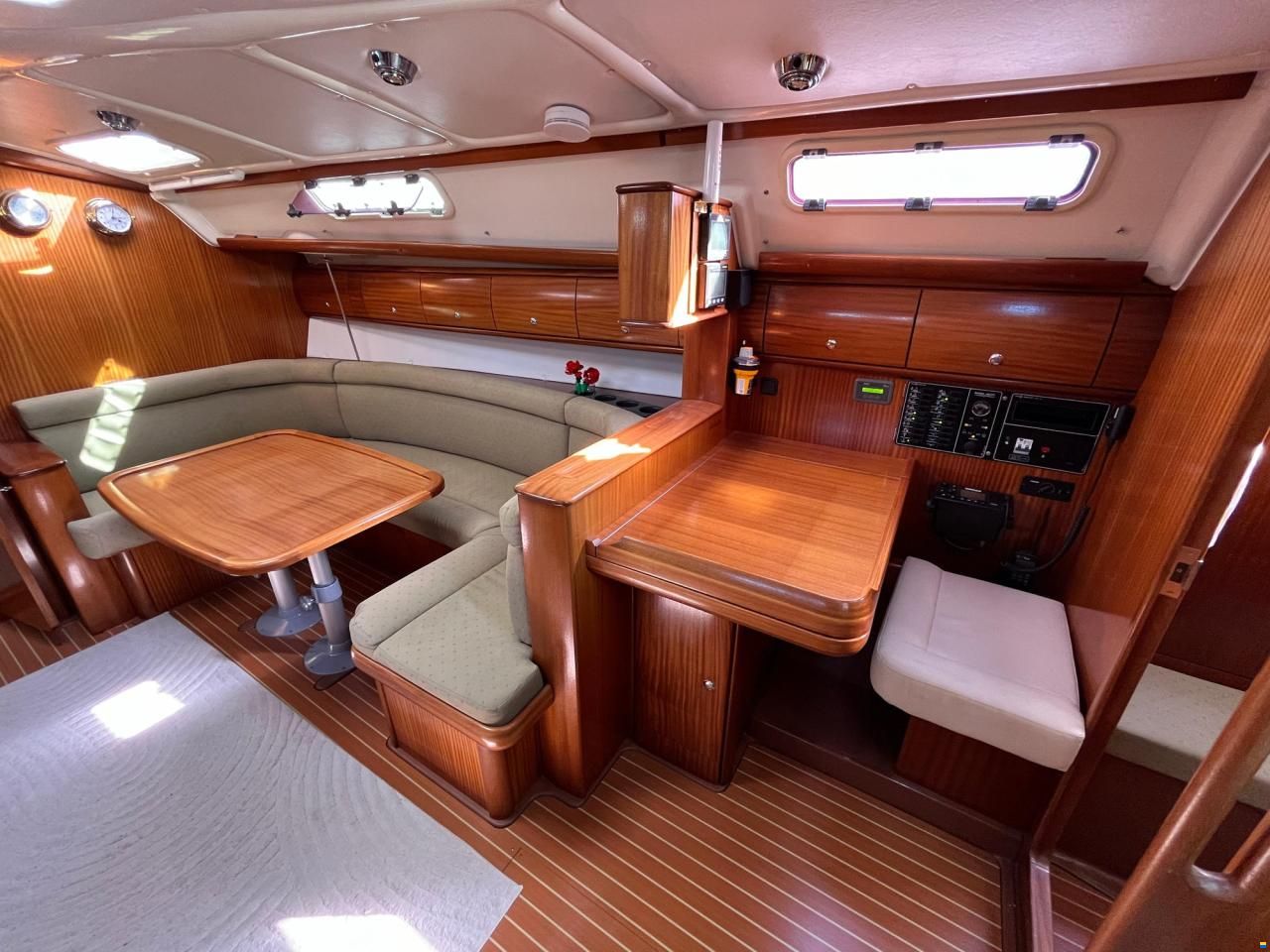 Bavaria 38