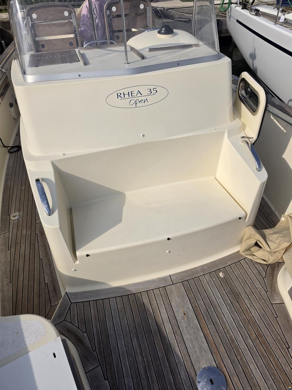 Rh&eacute;a 35 open