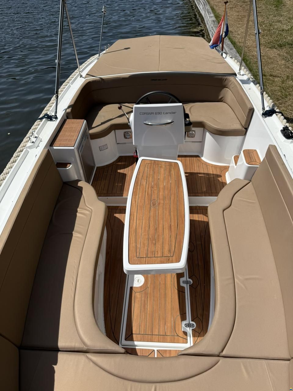Corsiva Tender 690
