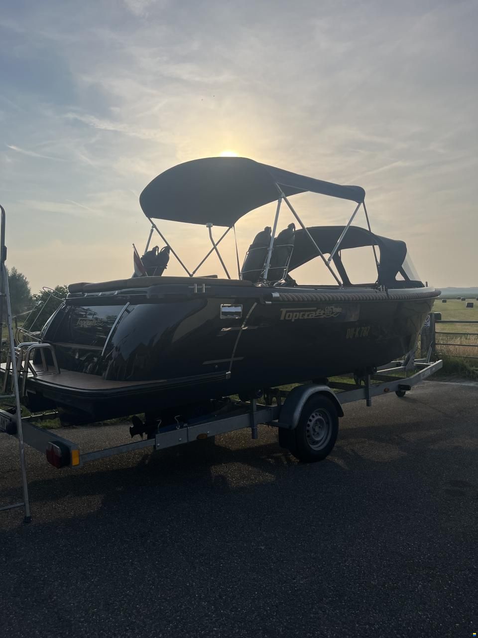Topcraft 605 Tender