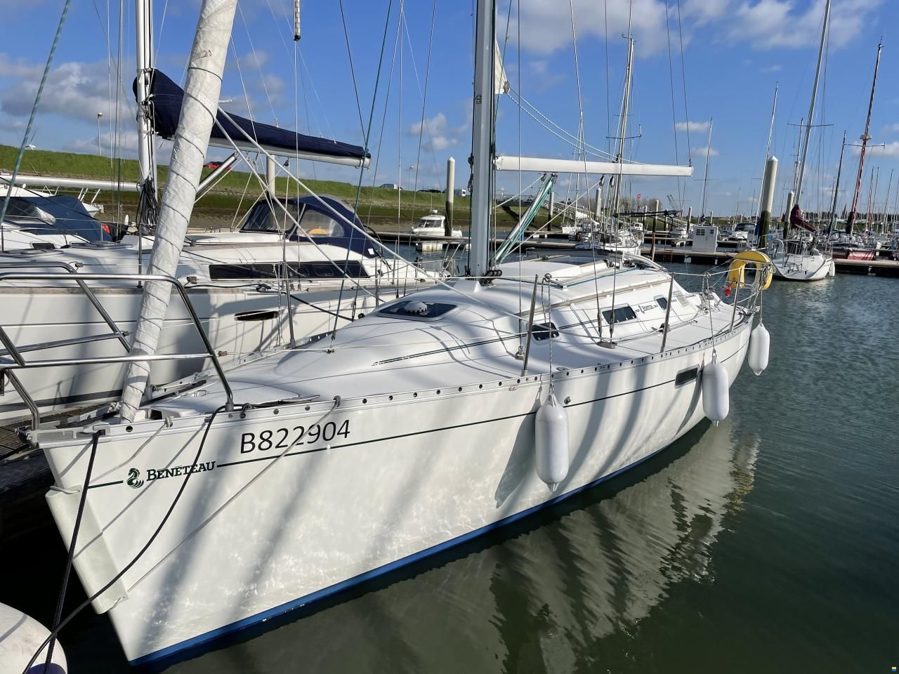 Beneteau Oceanis 300