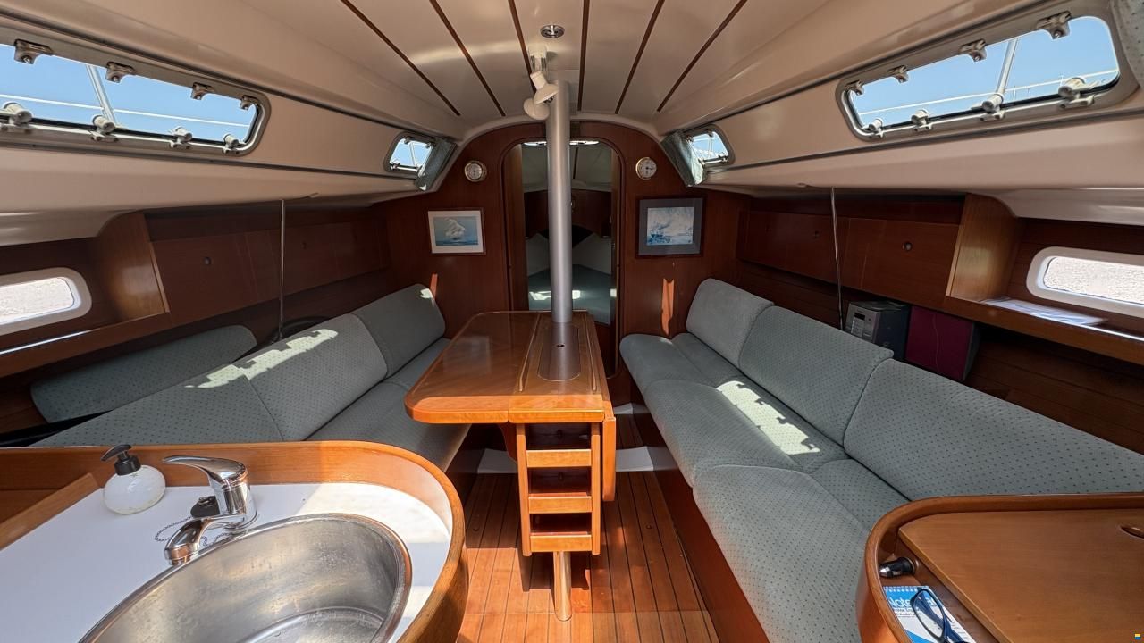 Beneteau Oceanis 300