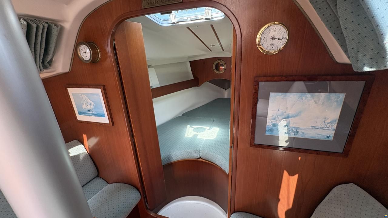 Beneteau Oceanis 300
